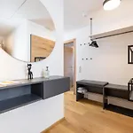 شقة Austria